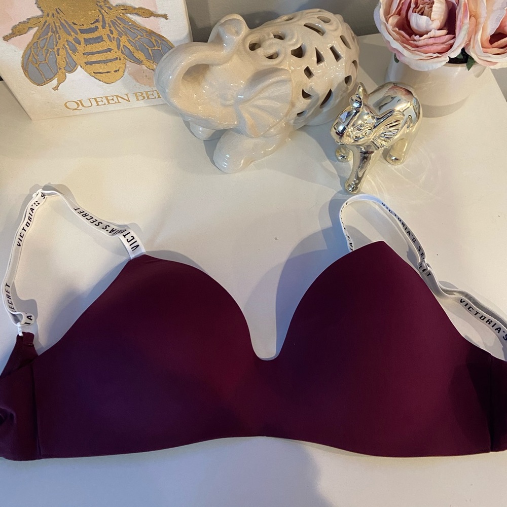 Victoria’s Secret wireless t shirt bra